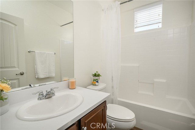 40338 Calle Real, Murrieta CA: https://media.crmls.org/medias/f8634c57-e2d7-46ff-b9e9-3cf6faaa0a0a.jpg