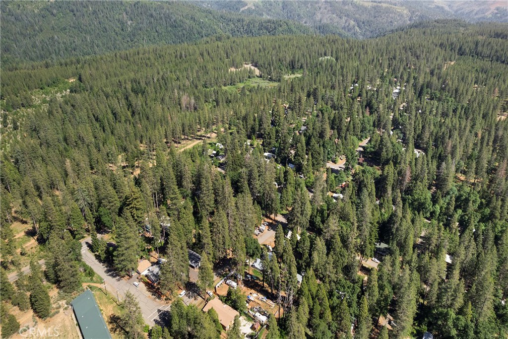 https://media.crmls.org/medias/f86354f1-90be-4f99-87ca-c90a80a287c1.jpg?preset=X-Large