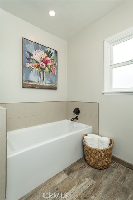 Detail Gallery Image 31 of 58 For 529 Eton Dr., Burbank,  CA 91504 - 3 Beds | 2 Baths