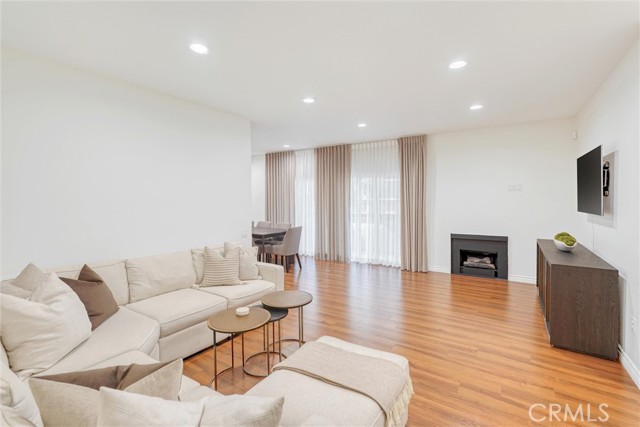 Detail Gallery Image 15 of 40 For 5540 Sylmar Ave #5,  Sherman Oaks,  CA 91401 - 2 Beds | 2 Baths