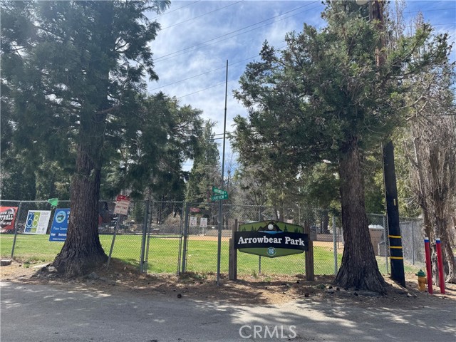 2440 Spruce Drive, Arrowbear CA: https://media.crmls.org/medias/f864338a-4ecc-4c93-9174-ea8e31a12dd6.jpg