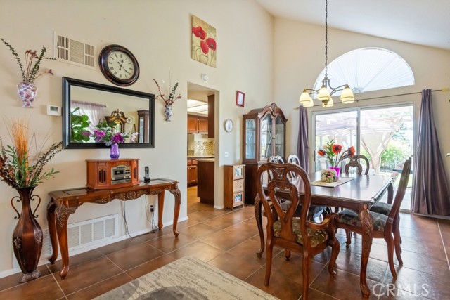 Detail Gallery Image 8 of 42 For 34175 Shaded Meadow Cir, Wildomar,  CA 92595 - 3 Beds | 2/1 Baths