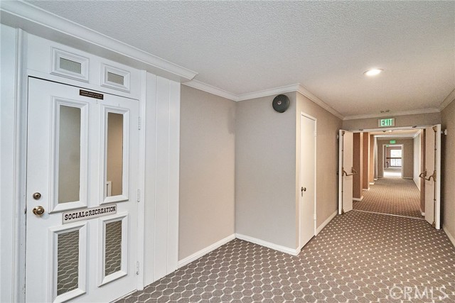 Detail Gallery Image 30 of 45 For 3481 Stancrest Dr #302,  Glendale,  CA 91208 - 3 Beds | 2 Baths