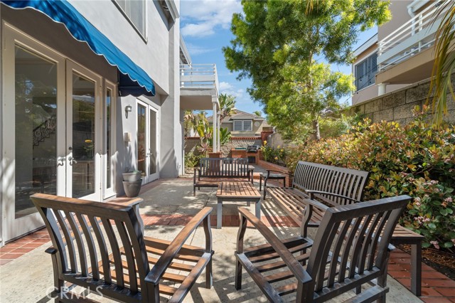 6264 Napoli Court, Long Beach CA: https://media.crmls.org/medias/f865028f-ce67-4ed7-8b46-5088e6a22e93.jpg