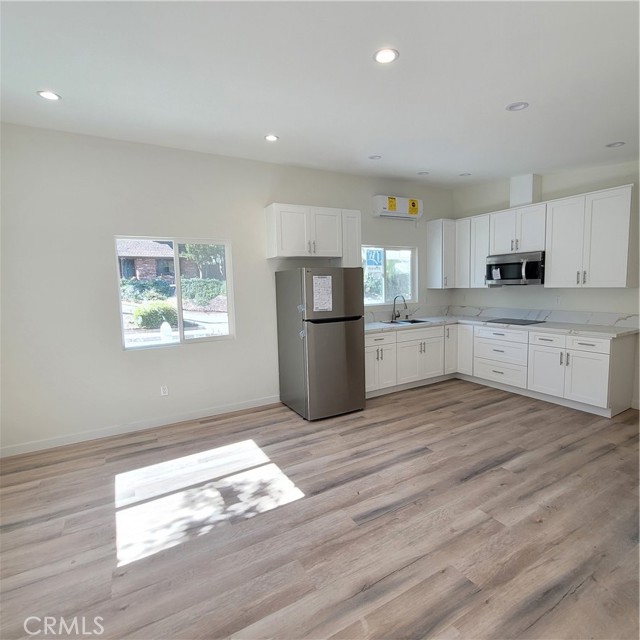 Detail Gallery Image 4 of 20 For 5148 San Feliciano Dr, Woodland Hills,  CA 91364 - 2 Beds | 1 Baths