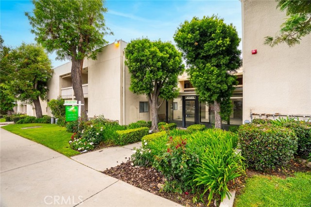 Detail Gallery Image 6 of 33 For 10149 Commerce Ave #8,  Tujunga,  CA 91042 - 2 Beds | 2 Baths