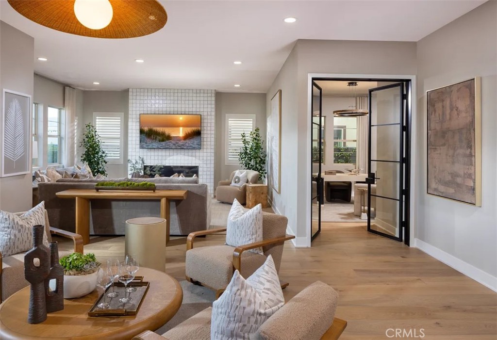 MLS #OC25238540 image #2