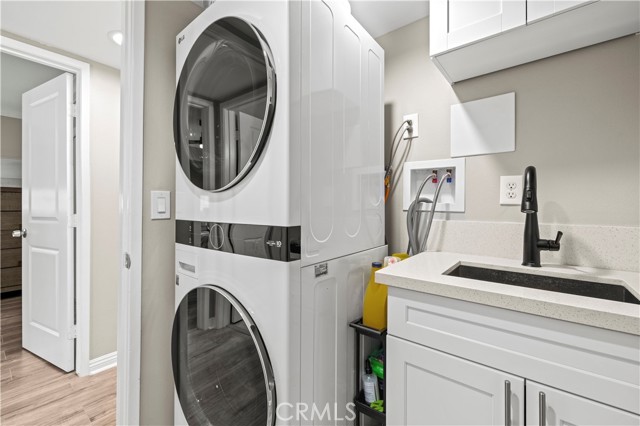 Detail Gallery Image 20 of 49 For 28972 Lotusgarden, Canyon Country,  CA 91387 - 4 Beds | 3 Baths