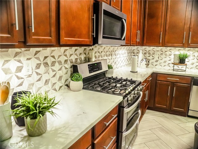 Detail Gallery Image 30 of 66 For 18052 Passionflower, San Bernardino,  CA 92407 - 4 Beds | 3 Baths