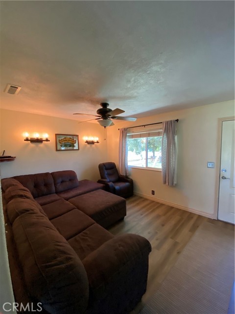 5555 Market Street, Chico CA: https://media.crmls.org/medias/f8677b18-a0e3-490f-b28c-0299b4131432.jpg