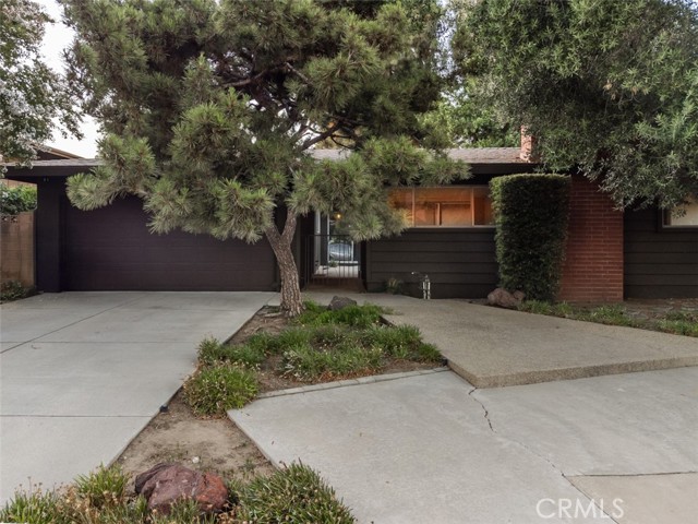 15929 Sunburst Street, North Hills CA: https://media.crmls.org/medias/f867948f-8bf4-43f1-b941-38586d6b8aa1.jpg