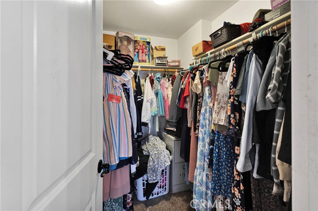 27818 Hummingbird Lane, Helendale CA: https://media.crmls.org/medias/f867efe3-498b-4301-96db-d489ba7d68b8.jpg