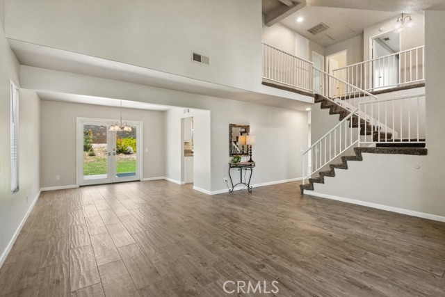8670 Barton Street, Riverside CA: https://media.crmls.org/medias/f8690ffb-67df-4f96-a842-64f93f6eb847.jpg