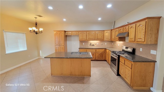Detail Gallery Image 7 of 44 For 15061 Joshua Tree Ct, Fontana,  CA 92335 - 6 Beds | 3 Baths