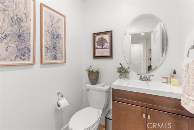 Detail Gallery Image 5 of 26 For 5327 La Bodega, Fontana,  CA 92336 - 5 Beds | 3/1 Baths