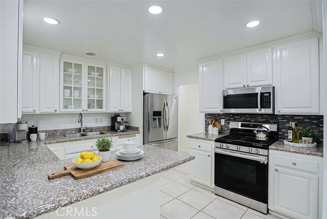 Detail Gallery Image 13 of 45 For 10882 Poindexter, Garden Grove,  CA 92840 - 5 Beds | 4 Baths