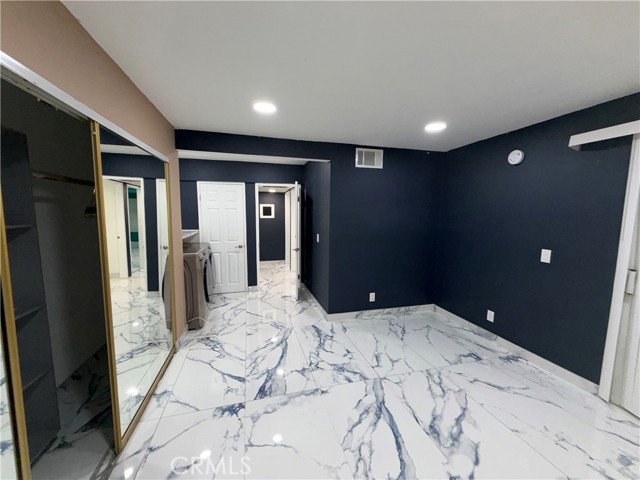 Detail Gallery Image 9 of 29 For 5652 Yolanda Ave #7,  Tarzana,  CA 91356 - 2 Beds | 1 Baths