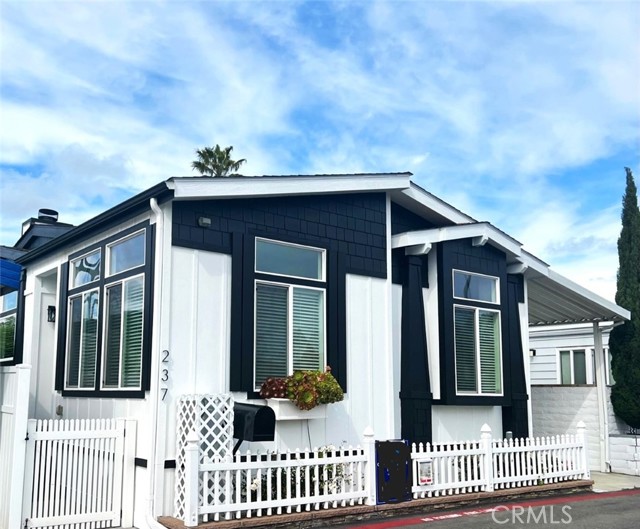 Detail Gallery Image 24 of 39 For 237 Plymouth Ave, Newport Beach,  CA 92660 - 3 Beds | 2 Baths