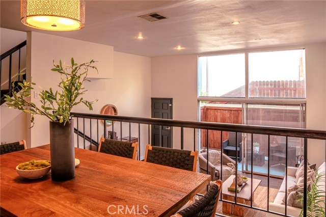 Detail Gallery Image 7 of 24 For 14144 Burbank Bld #2,  Sherman Oaks,  CA 91401 - 2 Beds | 2/1 Baths