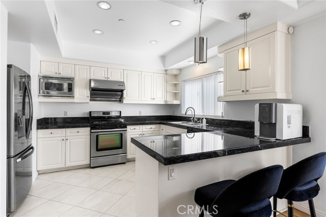 Detail Gallery Image 7 of 10 For 600 N Atlantic Blvd #516,  Monterey Park,  CA 91754 - 3 Beds | 2/1 Baths