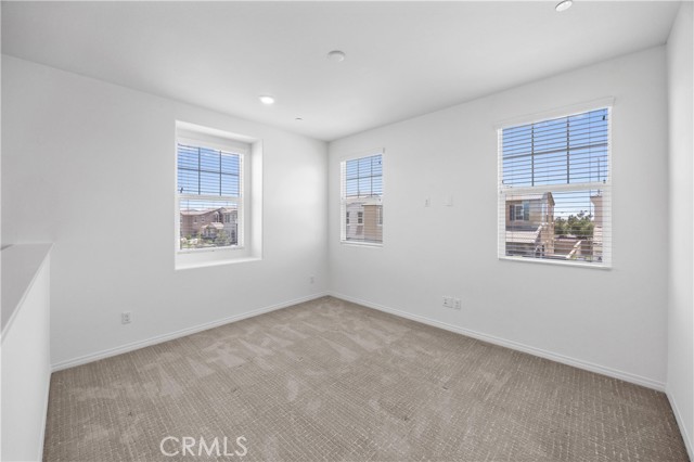 4132 S Canal Way, Ontario CA: https://media.crmls.org/medias/f86fba23-0a0b-4364-8b5e-5273fce47c71.jpg