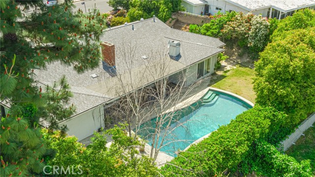 Detail Gallery Image 53 of 62 For 18621 Paseo Nuevo Dr, Tarzana,  CA 91356 - 4 Beds | 3/1 Baths
