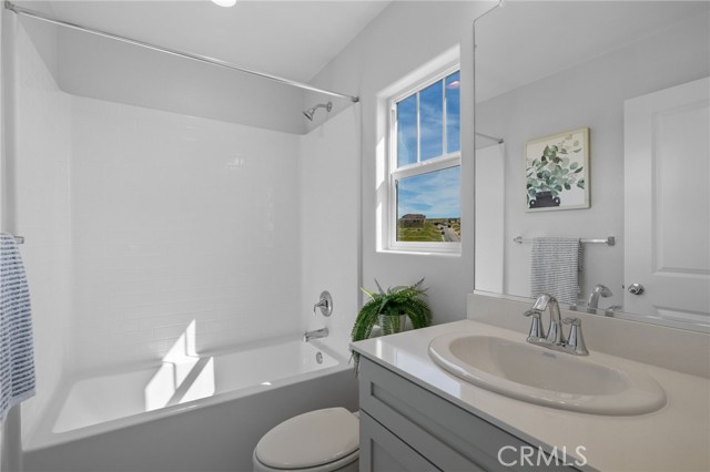 Image 39 of 74 For 5808 Levanto Street