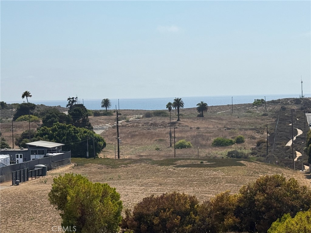 https://media.crmls.org/medias/f87144e0-9bb3-48f4-a27c-f5fd7f6d962b.jpg?preset=X-Large