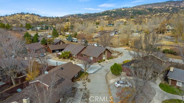 2 Village Lane, Tehachapi CA: https://media.crmls.org/medias/f871adf0-3dd4-47a9-ac37-057387edbb74.jpg