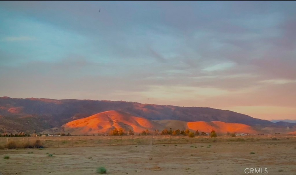 https://media.crmls.org/medias/f8723222-62b5-4744-a052-a934ded6b4b3.jpg?preset=X-Large