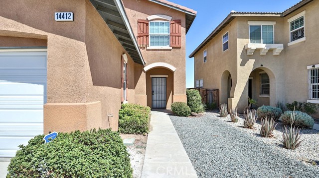 14412 Moon Valley Street, Victorville CA: https://media.crmls.org/medias/f8731edb-33cf-4b02-80f1-0f45eac40432.jpg