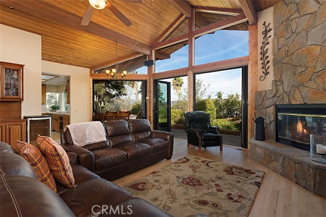 Detail Gallery Image 10 of 39 For 579 Pheasant Valley Ct, Fallbrook,  CA 92028 - 3 Beds | 2/1 Baths