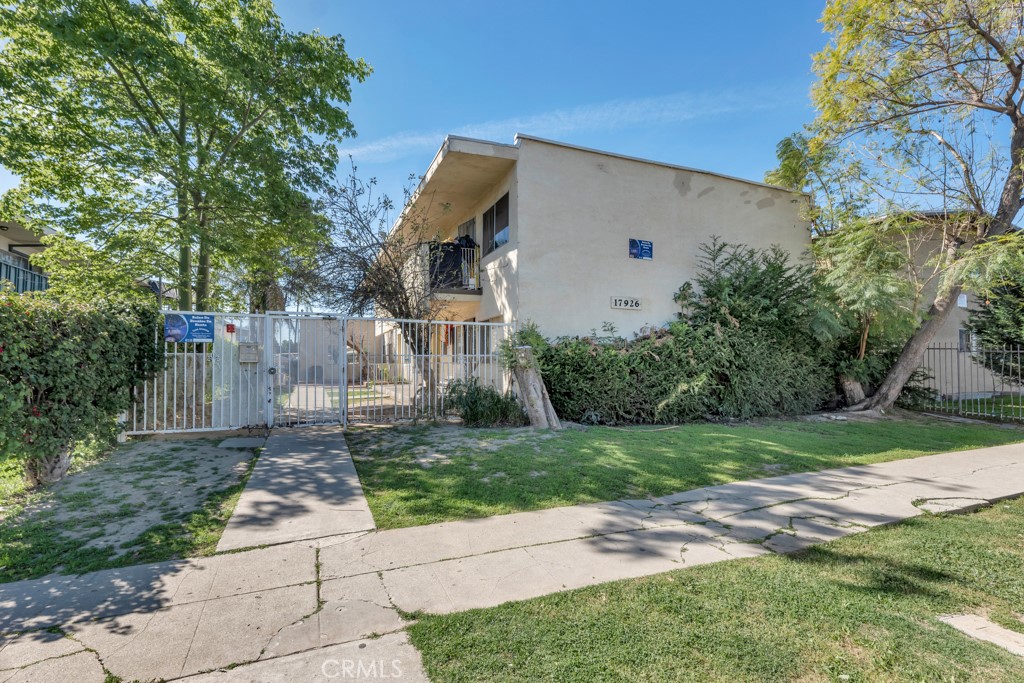 Apartment at 17926 Schoenborn St