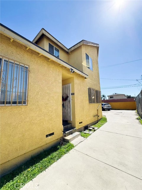 Detail Gallery Image 4 of 14 For 822 E 87th Pl, Los Angeles,  CA 90002 - – Beds | – Baths