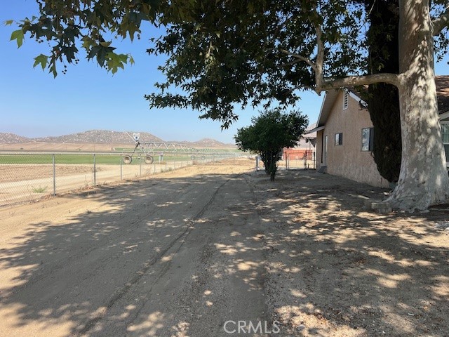 28900 Reservoir Avenue, Nuevo CA: https://media.crmls.org/medias/f8761e9b-3068-4f86-aebf-e61586d3a998.jpg