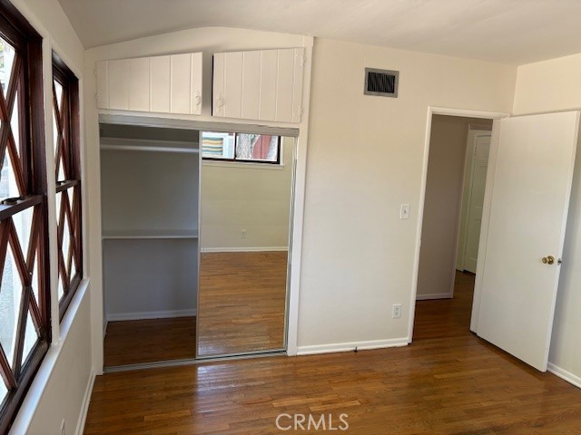 Detail Gallery Image 7 of 22 For 22354 Burbank Bld, Woodland Hills,  CA 91367 - 2 Beds | 1/1 Baths