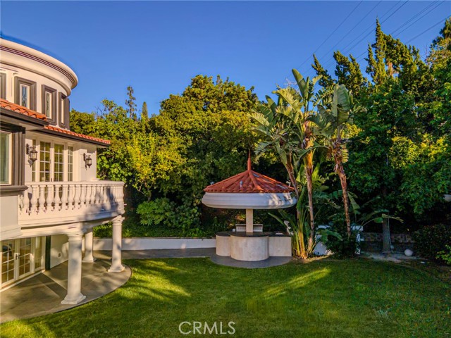 3856 Vista Linda Drive, Encino CA: https://media.crmls.org/medias/f87652f7-e902-4d3a-abea-4ded9b606313.jpg
