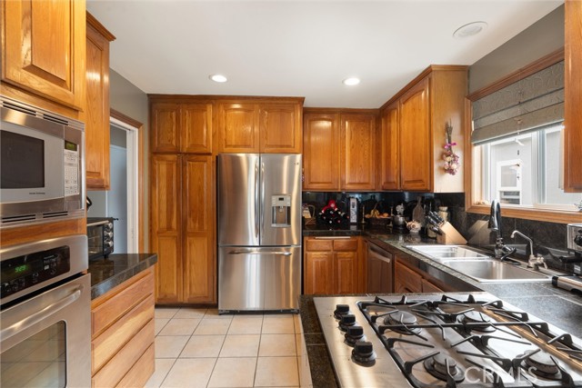 729 Longfellow Avenue, Hermosa Beach CA: https://media.crmls.org/medias/f8769b0d-f5ee-40b7-aa99-26fed9ca5bf4.jpg