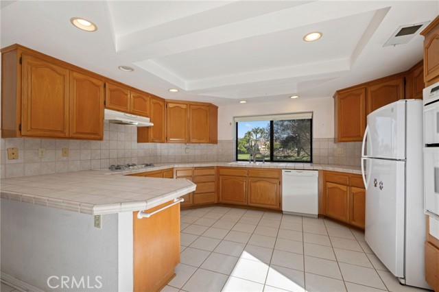 2207 Inverness Court, Oxnard CA: https://media.crmls.org/medias/f876a72e-00af-4c43-93fe-8ae83e1d1084.jpg