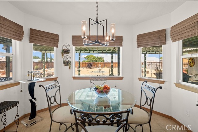 12710 Yorkshire Drive, Apple Valley CA: https://media.crmls.org/medias/f8778a84-937f-4bd4-8d6e-98e1d70b9fed.jpg