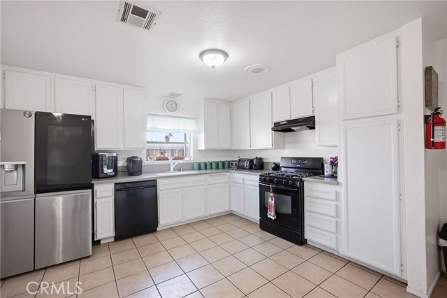 Detail Gallery Image 8 of 18 For 12557 Valley Meadows, Moreno Valley,  CA 92553 - 3 Beds | 2 Baths