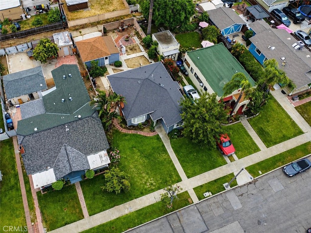 https://media.crmls.org/medias/f8781b9f-ee00-477f-87fc-d5d72403266d.jpg?preset=X-Large