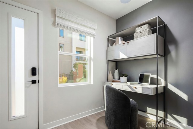 Detail Gallery Image 8 of 10 For 12720 Azure Way #29,  Hawthorne,  CA 90250 - 1 Beds | 1/1 Baths