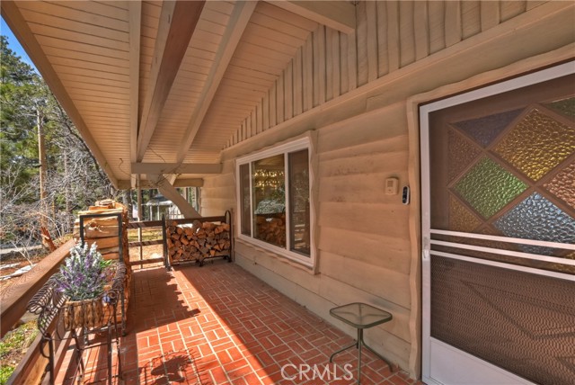 Detail Gallery Image 2 of 56 For 31466 Frontier Dr, Running Springs,  CA 92382 - 4 Beds | 3 Baths
