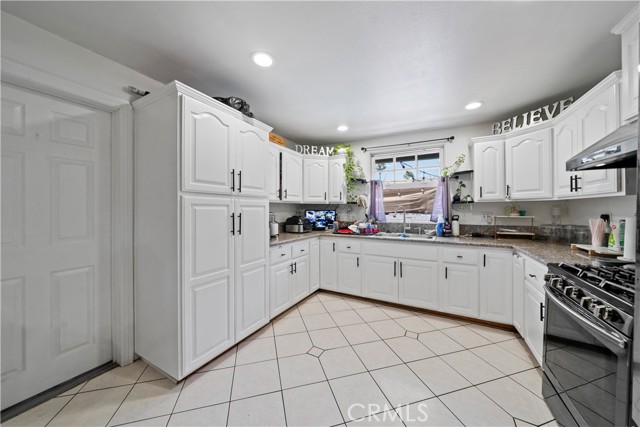 Image 20 of 60 For 930 Birch Street
