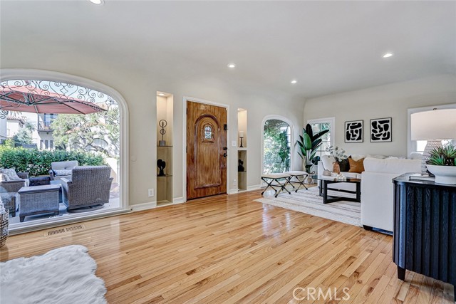 Detail Gallery Image 68 of 75 For 104 Saint Joseph Ave, Long Beach,  CA 90803 - 5 Beds | 3 Baths