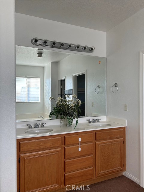 Detail Gallery Image 3 of 26 For 43878 Marbella St, Lancaster,  CA 93536 - 4 Beds | 2/1 Baths