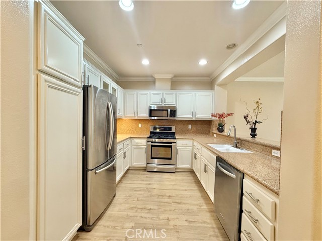 61 Wildflower Place, Ladera Ranch CA: https://media.crmls.org/medias/f87aab56-e4cb-4bab-9724-ab11db603f59.jpg