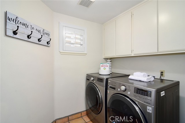 Detail Gallery Image 32 of 41 For 951 Firestone Cir, Simi Valley,  CA 93065 - 4 Beds | 3 Baths