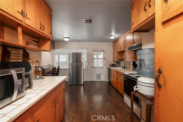 8841 California, Riverside CA: https://media.crmls.org/medias/f87d6de4-e45c-4aa4-bb20-9214caa9495d.jpg